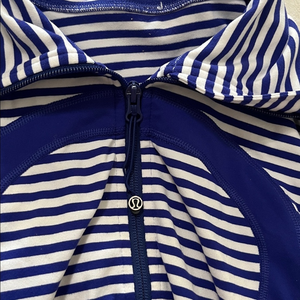 Lululemon Athletica Blue Striped Jacket - Picture 7 of 10